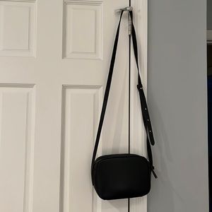 A go-to black bag for days and nights out!